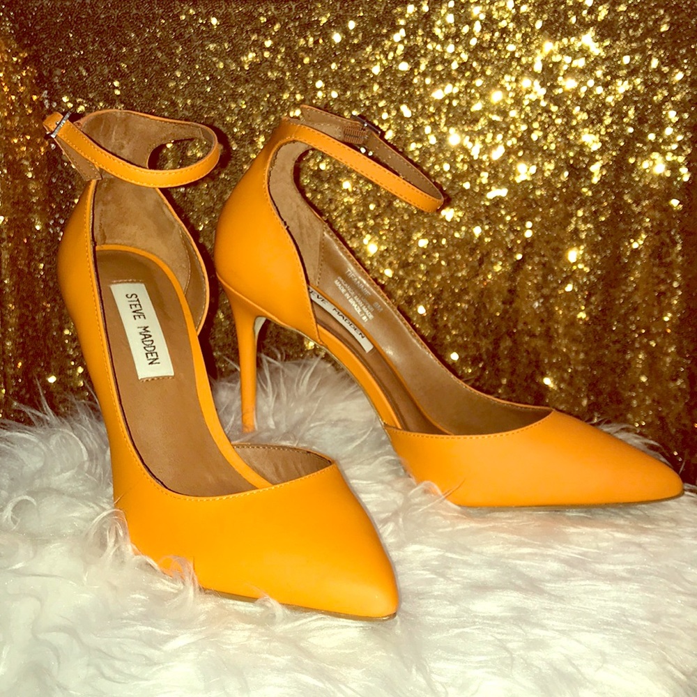 Orange creamsicle pump (lightly worn once)